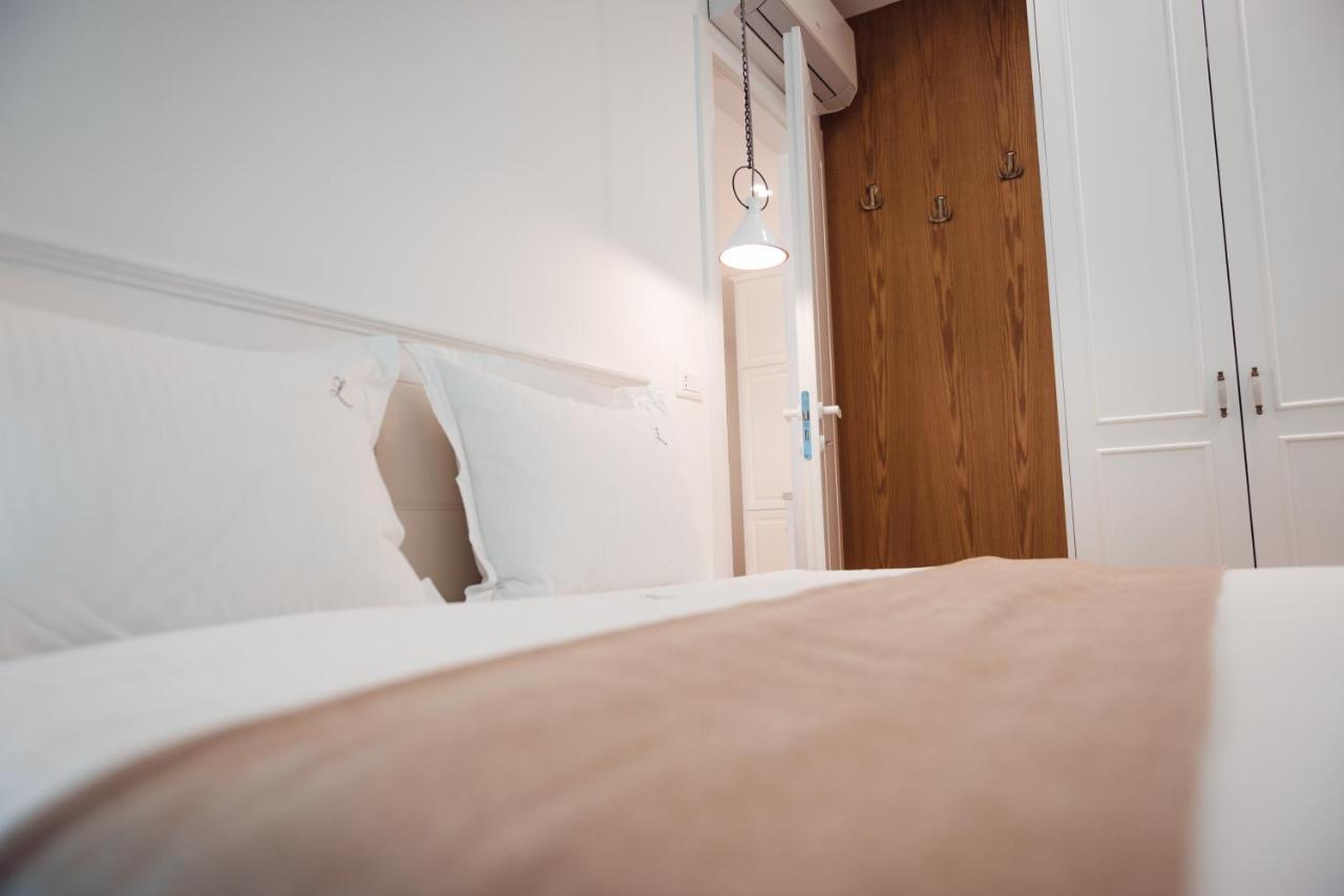 Tam Skanderbeg Square City Center Apartment No4 Tirana Buitenkant foto