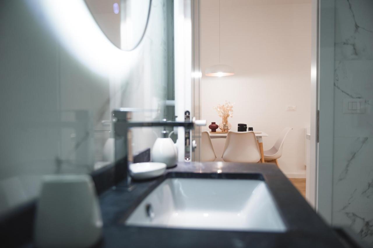 Tam Skanderbeg Square City Center Apartment No4 Tirana Buitenkant foto